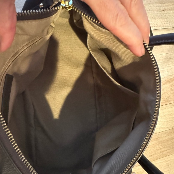 Talbots gorgeous chocolate brown leather. Detachable strap & top handle design - Picture 13 of 14